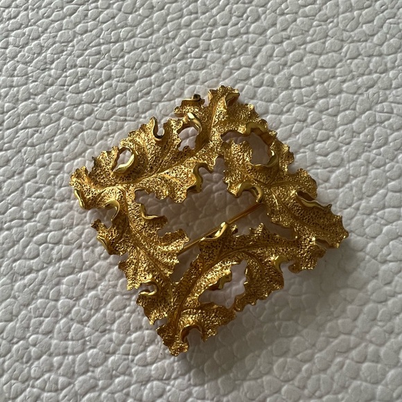 Crown Trifari, 60s vintage gold plated square oak leaves brooch - Picture 2 of 5